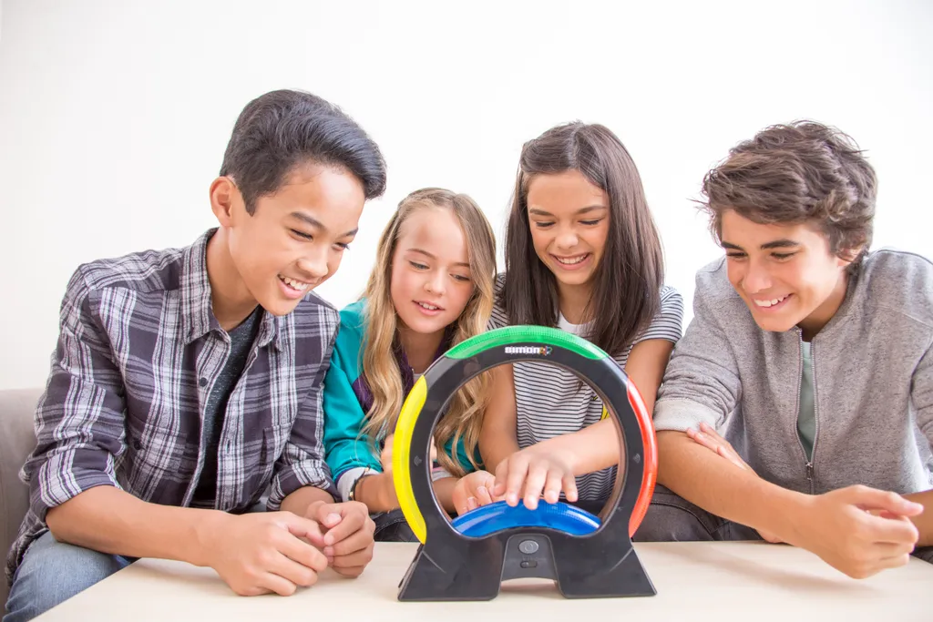 Hasbro Gaming - Simon Air B6900EU4 9 Hasbro Gaming - Simon Air B6900EU4 – Bild 7