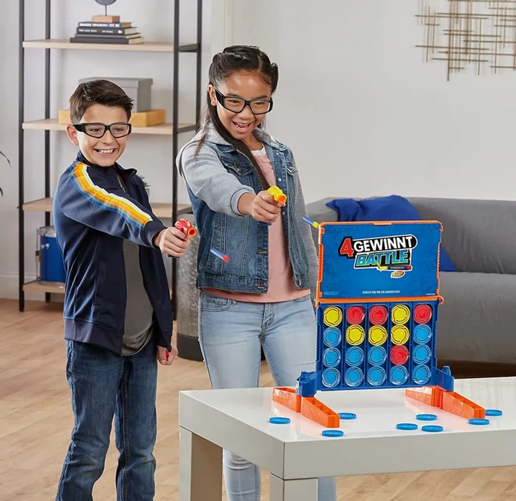 Hasbro E9122100 4 Gewinnt Battle, Inkl. Nerf Blaster & Darts 7 Hasbro E9122100 4 Gewinnt Battle, Inkl. Nerf Blaster & Darts – Bild 5